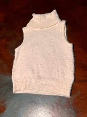Jessica Simpson Cream Soft Turtleneck | Women’s XS | Cozy Chic Sweater
